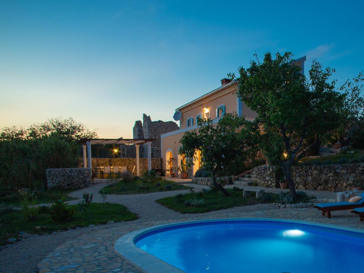 Villa Cesarica Новалья Экстерьер фото